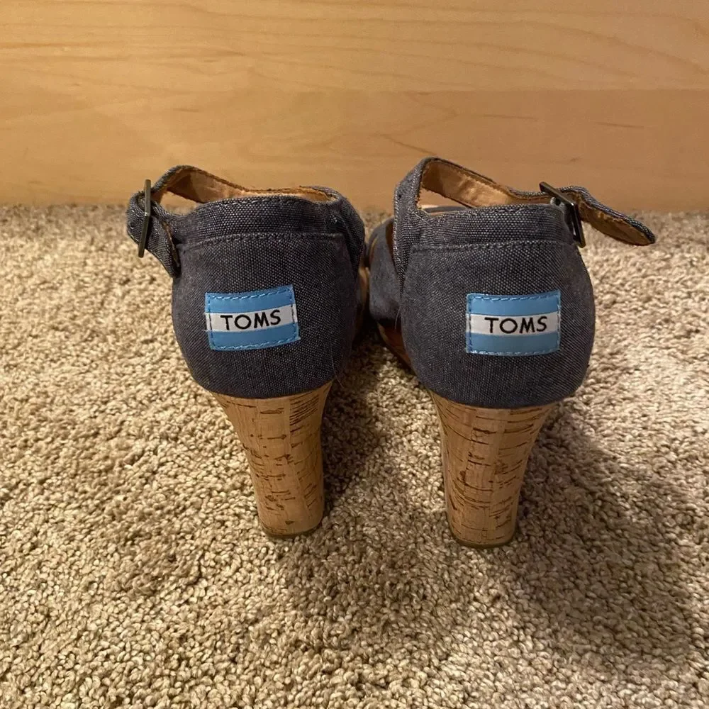 Tom’s Sienna Chambray Denim Cork Wedge Size 10